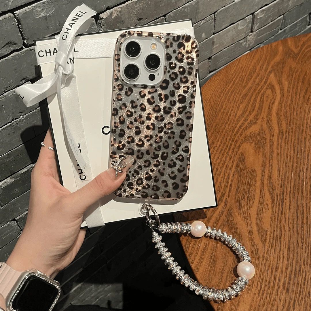 Leopard with charm